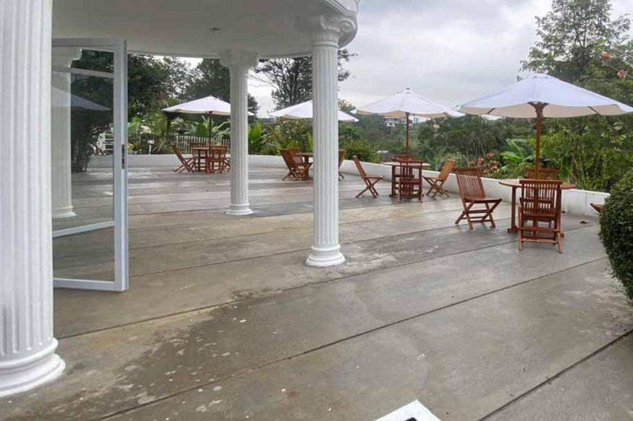 Reddoorz Plus @ Megamendung Puncak 2 Bogor Eksteriør bilde